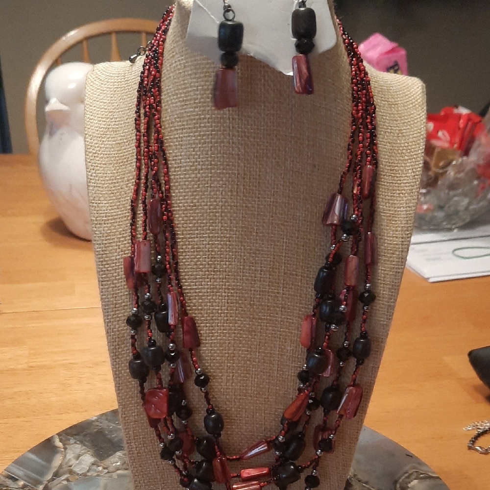 Elegant Multi-Strand Red and Black Beaded And Shell And Earrings